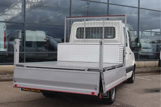 Mercedes-Benz Sprinter (2024) thumbnail 3