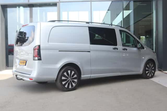 Mercedes-Benz Vito (2024) thumbnail 2