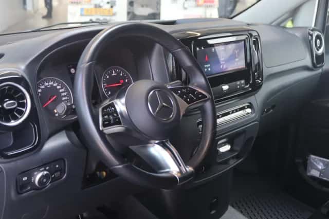 Mercedes-Benz Vito (2024) thumbnail 4