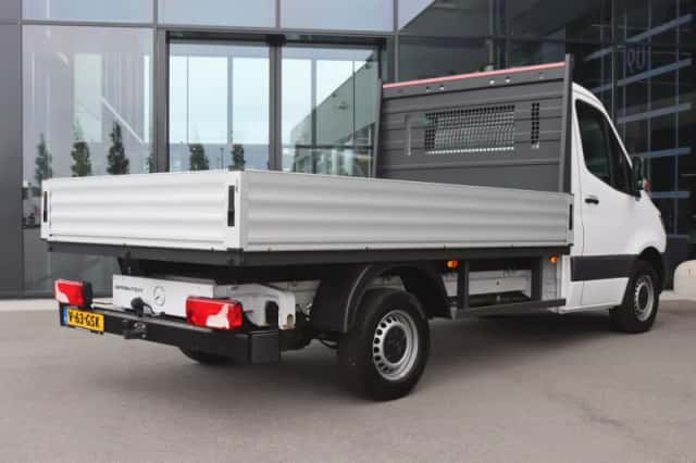 Mercedes-Benz Sprinter (2024) thumbnail 2