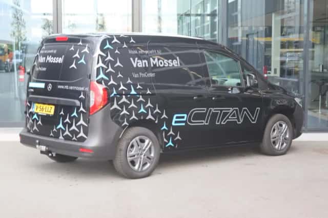 Mercedes-Benz eCitan (2025) thumbnail 2