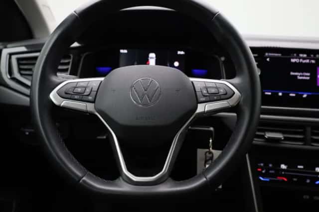 Volkswagen Polo (2023) thumbnail 3