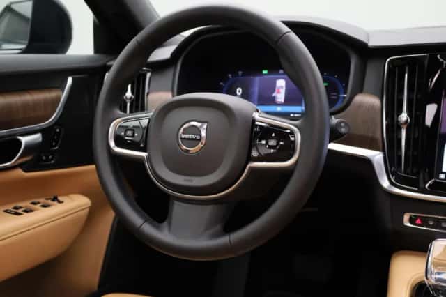 Volvo V90 (2023) thumbnail 11