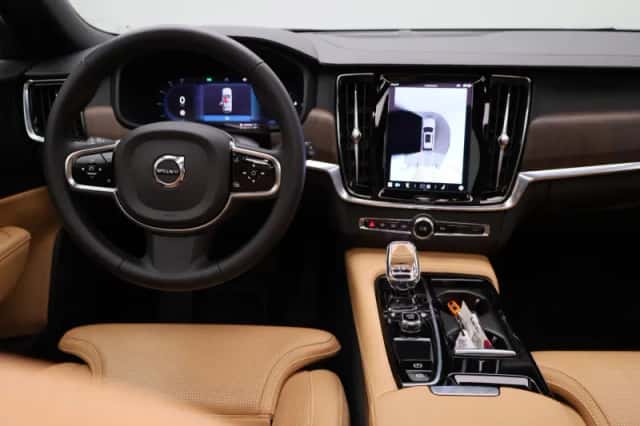 Volvo V90 (2023) thumbnail 3