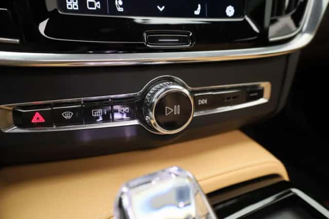 Volvo V90 (2023) thumbnail 32
