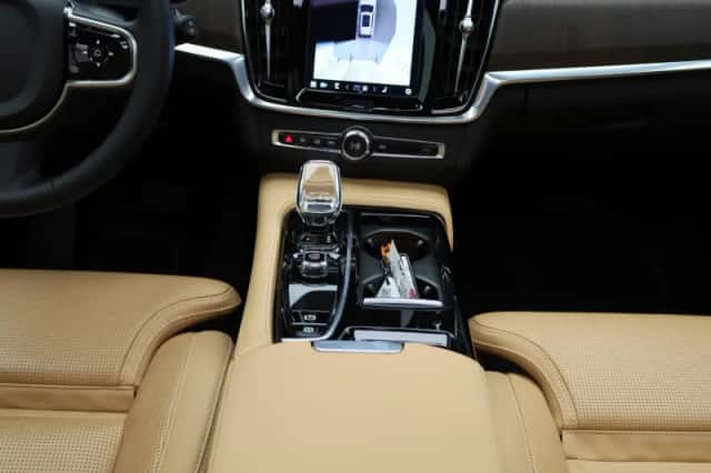 Volvo V90 (2023) thumbnail 10