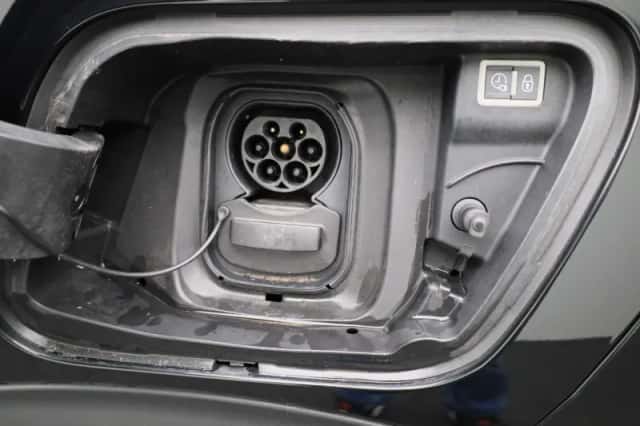 Peugeot e-2008 (2022) thumbnail 14