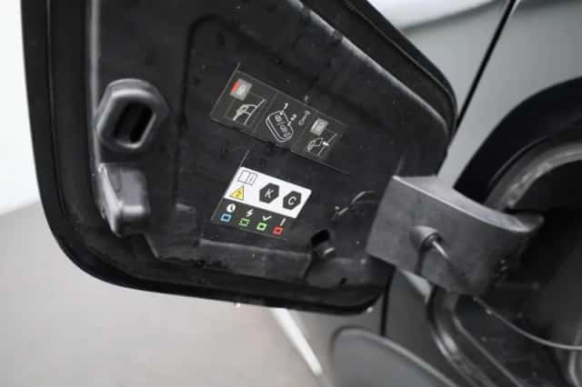 Peugeot e-2008 (2022) thumbnail 15