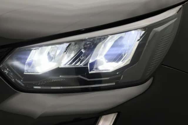Peugeot e-2008 (2022) thumbnail 17