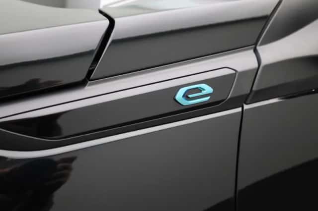 Peugeot e-2008 (2022) thumbnail 18