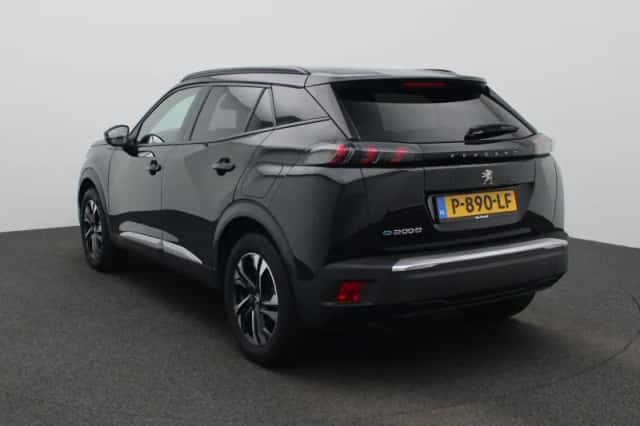Peugeot e-2008 (2022) thumbnail 3