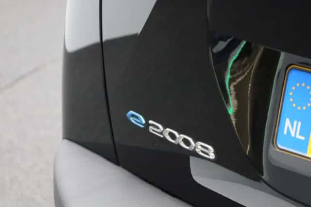 Peugeot e-2008 (2022) thumbnail 42