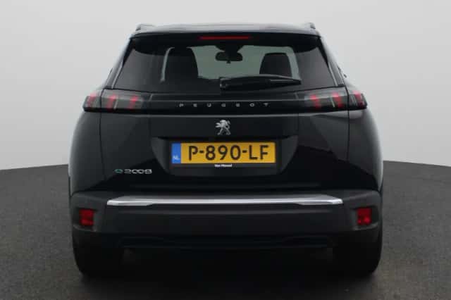 Peugeot e-2008 (2022) thumbnail 6