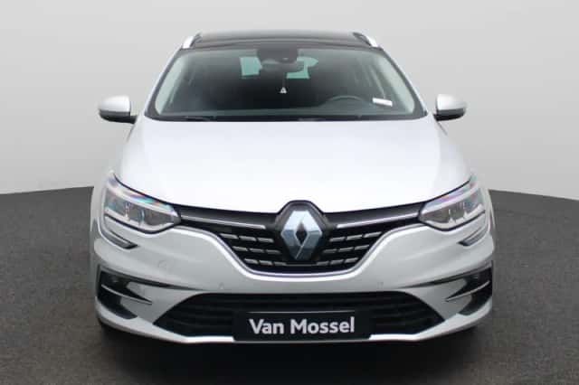 Renault Mégane E-Tech (2022) thumbnail 5