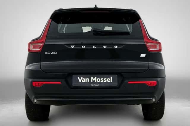Volvo XC40 (2022) thumbnail 5
