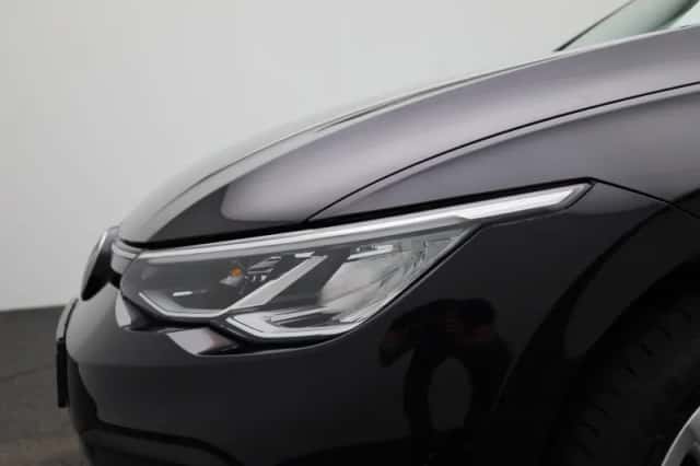 Volkswagen Golf (2022) thumbnail 16