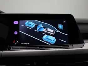 Volkswagen Golf (2022) thumbnail 23