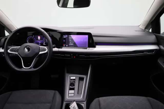 Volkswagen Golf (2022) thumbnail 33