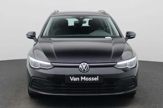 Volkswagen Golf (2022) thumbnail 5