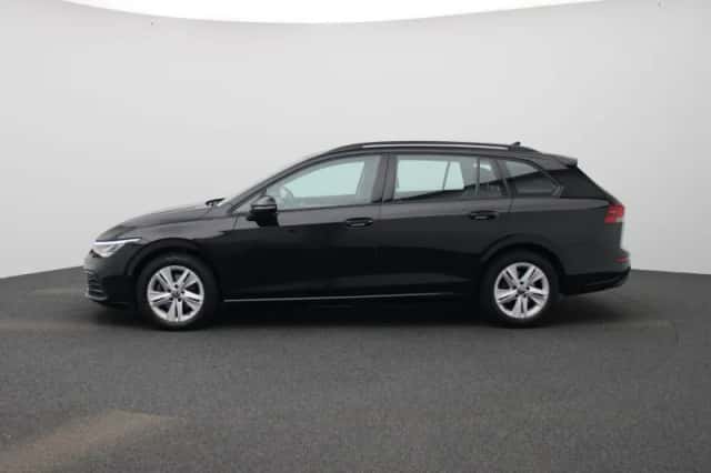 Volkswagen Golf (2022) thumbnail 6