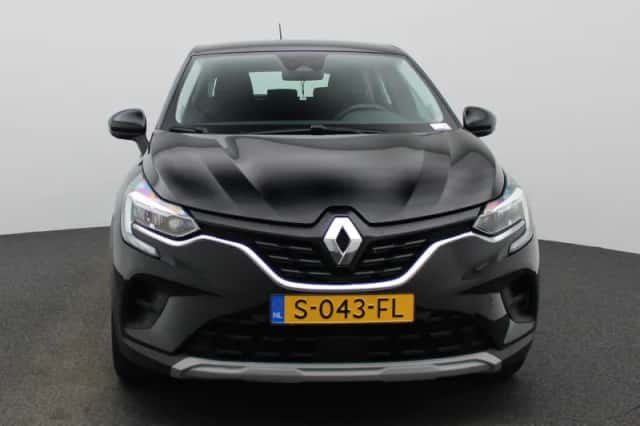 Renault Captur (2023) thumbnail 5