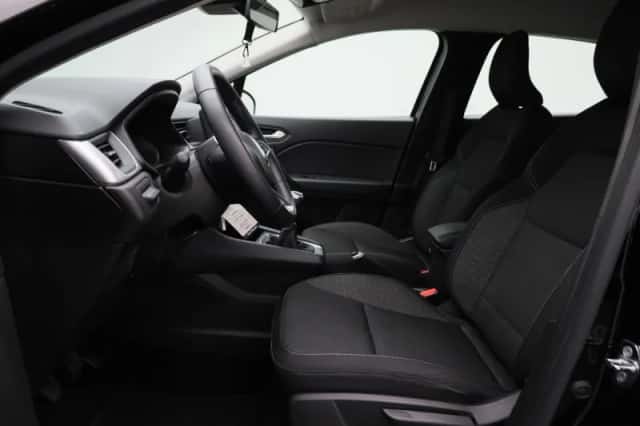 Renault Captur (2023) thumbnail 10