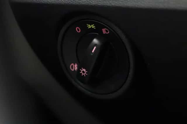 Volkswagen Up! (2021) thumbnail 18
