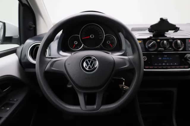 Volkswagen Up! (2021) thumbnail 3