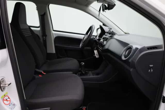 Volkswagen Up! (2021) thumbnail 25