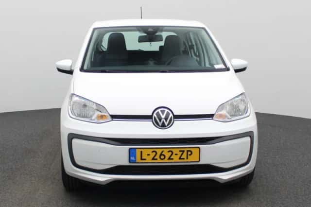 Volkswagen Up! (2021) thumbnail 5