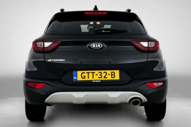 Kia Stonic (2021) thumbnail 4