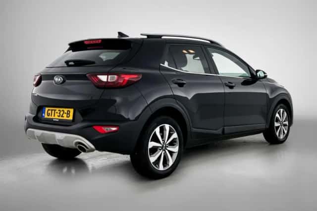 Kia Stonic (2021) thumbnail 5