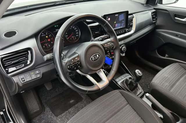 Kia Stonic (2021) thumbnail 9