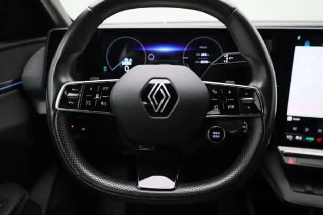 Renault Mégane E-Tech (2024) thumbnail 3