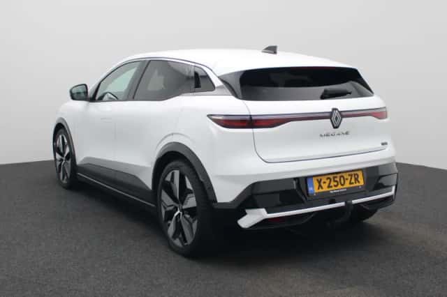 Renault Mégane E-Tech (2024) thumbnail 4