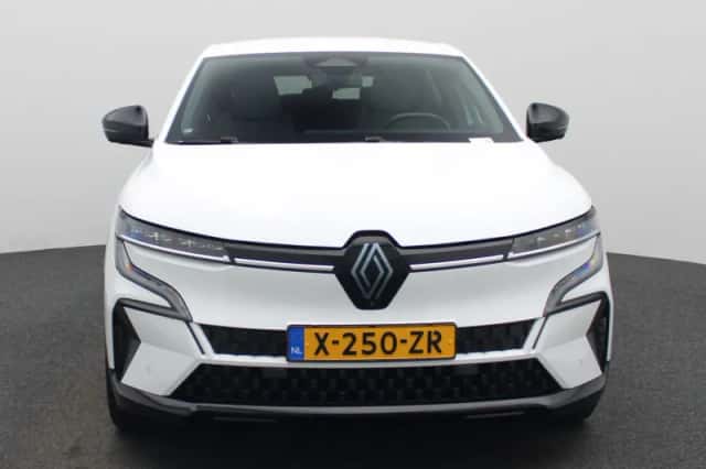 Renault Mégane E-Tech (2024) thumbnail 5