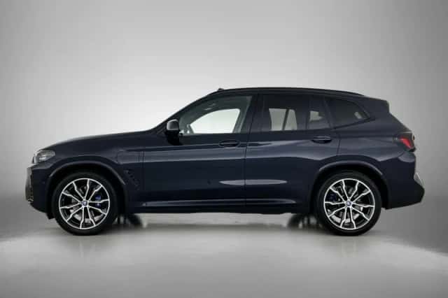 BMW X3 (2023) thumbnail 4