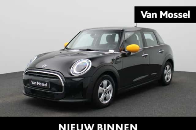 MINI One (2021) thumbnail 1