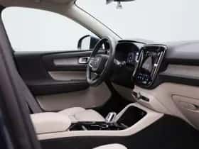Volvo XC40 thumbnail 40