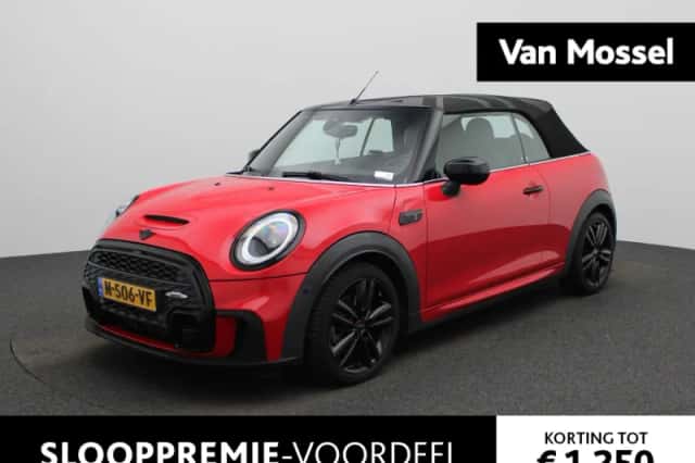 MINI Cooper S (2022) thumbnail 1