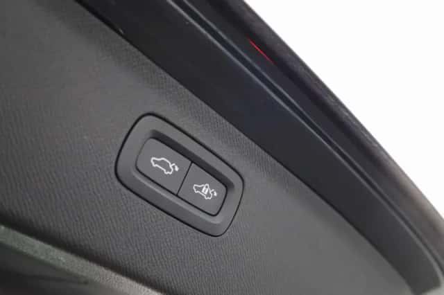 Volvo XC90 (2022) thumbnail 13