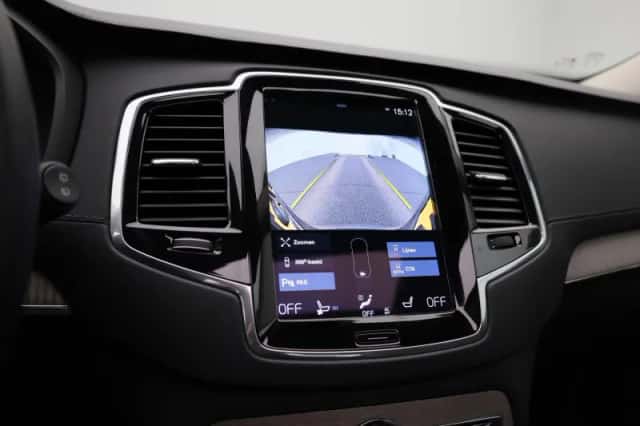 Volvo XC90 (2022) thumbnail 18
