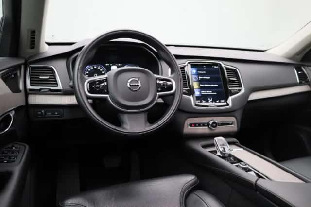 Volvo XC90 (2022) thumbnail 9