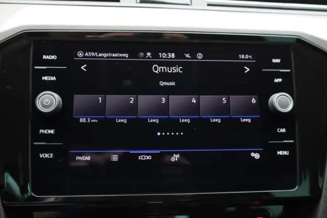 Volkswagen Passat (2023) thumbnail 16