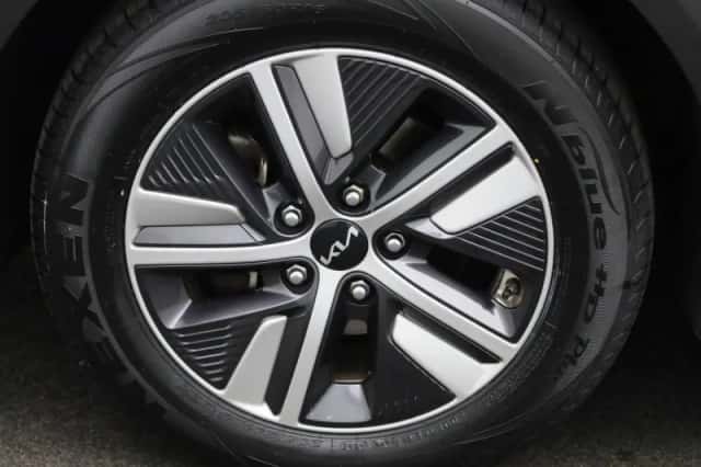 Kia Niro (2022) thumbnail 13