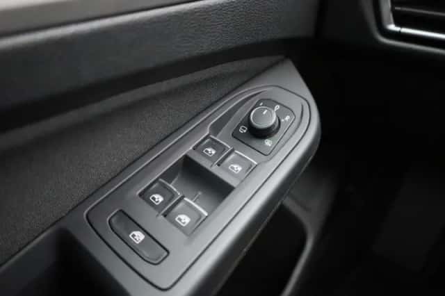 Volkswagen Golf (2021) thumbnail 21