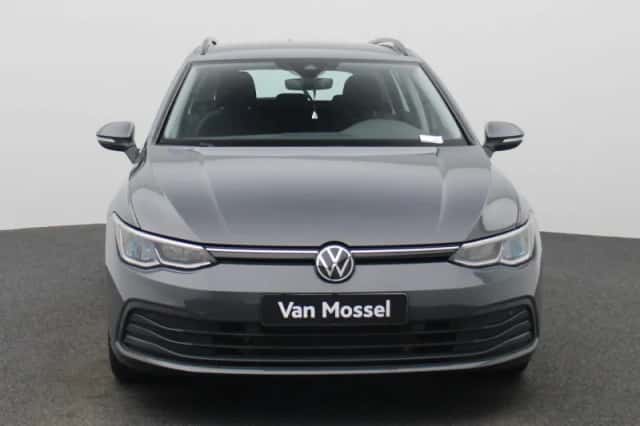Volkswagen Golf (2021) thumbnail 4
