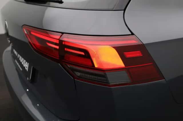 Volkswagen Golf (2021) thumbnail 34