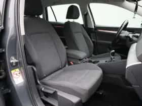Volkswagen Golf thumbnail 35