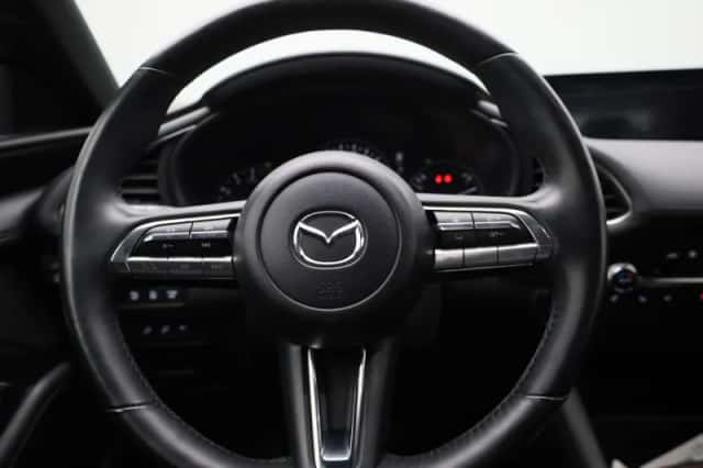Mazda 3 (2021) thumbnail 3